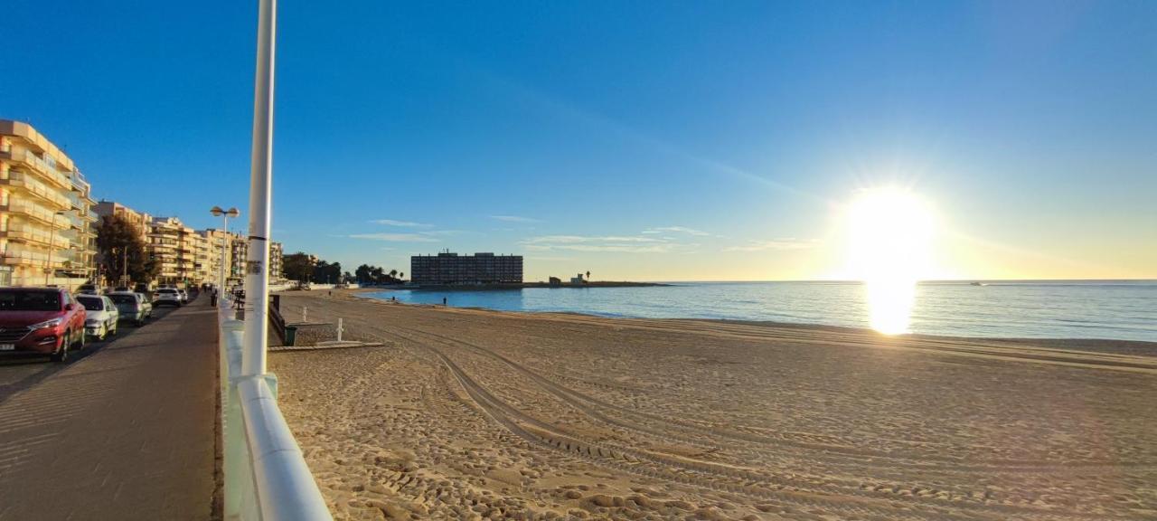 Beachside Apartment In Torrevieja Eksteriør billede