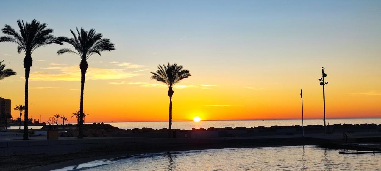 Beachside Apartment In Torrevieja Eksteriør billede